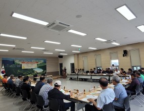 정읍시 정책설명을 통해 귀농귀촌인에게 안정적인 정착을 올바로 전달,이해를 구하고자 20개읍면동 농촌지역 대상 이통장과의 간담회를 추진하고 있다